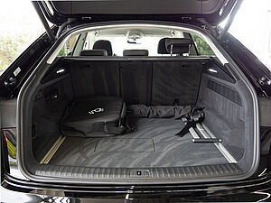 Audi Q8 55 TFSI e quattro 32 navigation