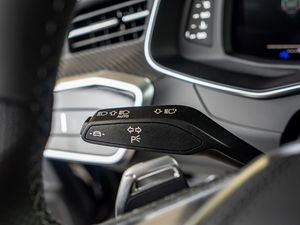 Audi RS6 Avant 4.0 TFSI quattro AHK PANO B+O HUD 17 navigation