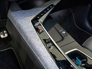Peugeot 3008 GT HYBRID 136 e-DSC6 NEUES MODELL 12 navigation