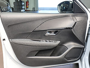 Peugeot 208 Neuer Style PureTech 100 28 navigation