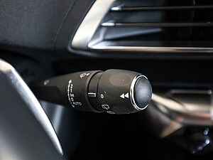 Peugeot 5008 Allure BlueHDi 130EAT8 AHK 22 navigation