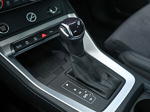 Audi Q3 S line 35 TDI quattro 18 navigation