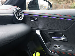 Mercedes-Benz CLA 180 AMG Line Edition 18 navigation