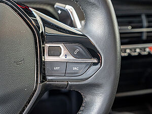 Peugeot 2008 Active 1.2 PureTech 130 EAT8 15 navigation