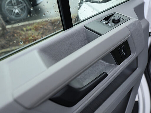 Volkswagen Crafter KA 35 mittellang Hochdach FWD 29