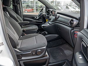 Mercedes-Benz V 220 d AMG 2 navigation
