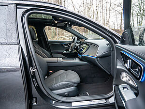 Mercedes-Benz E 220 d T AMG Line Premium 2 navigation