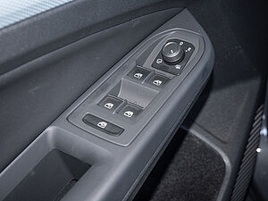 Volkswagen Golf VIII Variant GOAL 2,0 l TDI DSG 22 navigation