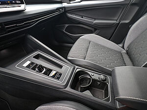 Volkswagen Golf VIII Goal 2,0 l TDI DSG 19 navigation