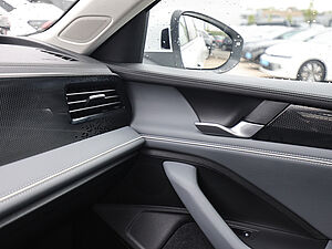 Volkswagen Passat Variant Business 2,0 l TDI DSG 18 navigation