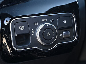 Mercedes-Benz A 200 Limousine 19 navigation