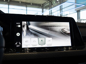 Volkswagen Golf VIII Variant R-Line 2.0 TDI DSG 16 navigation