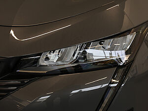 Peugeot 308 Allure HYBRID 136 e-DSC6 31 navigation