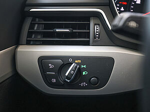 Audi A4 Avant advanced 40 TDI quattro S tronic 28 navigation