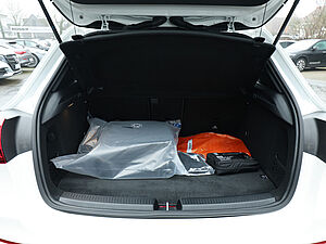 Mercedes-Benz A 250 e Progressive Advanced 32 navigation