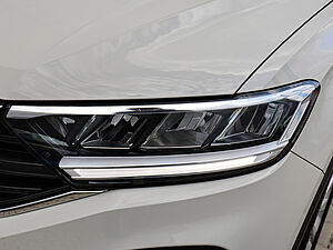 Volkswagen T-Roc Life 1.5 l TSI DSG 33 navigation