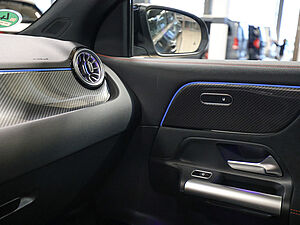 Mercedes-Benz GLA 180 AMG Sport Advanced Plus 17 navigation