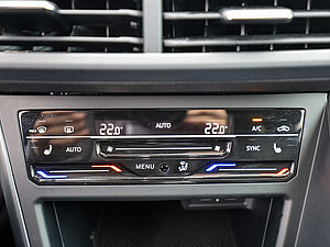 Volkswagen Polo R-Line 1.0 TSI DSG 14 navigation