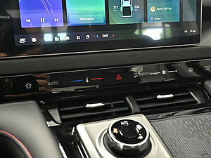 Maxus T60 MAX Luxury 4x4 11 navigation