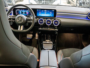 Mercedes-Benz CLA 200 Coupé AMG Sport Advanced Plus 8 navigation