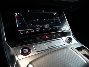 Audi RS6 Avant 4.0 TFSI quattro AHK Matrix HUD Luf 17 navigation