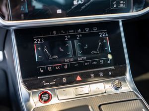 Audi RS7 Sportback performance 280 kmh Laser Pano 13 navigation