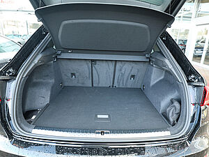 Audi Q3 S line 35 TDI quattro 36 navigation