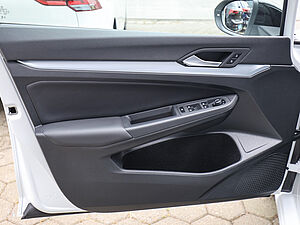 Volkswagen Golf VIII Goal 2,0 l TDI DSG 32 navigation
