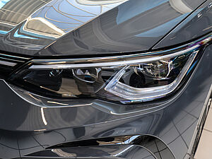 Volkswagen Golf VIII Variant R-Line 1,5 l eTSI DSG 36 navigation