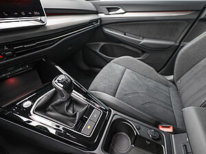 Volkswagen Golf VIII Style 1,5 l TSI 18 navigation