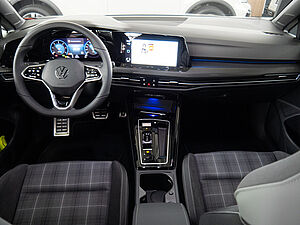 Volkswagen Golf VIII GTD 2.0 DSG 9 navigation