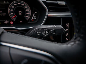 Audi Q3 S line 35 TDI quattro S tronic 19 navigation