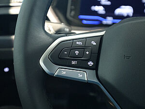 Volkswagen Touran Highline 2.0 TDI DSG 27 navigation