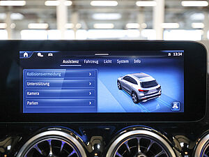 Mercedes-Benz GLA 180 AMG Sport Advanced Plus 12 navigation