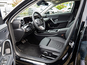 Mercedes-Benz A 180 Progressive Advanced 9 navigation