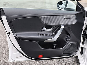 Mercedes-Benz CLA 180 Coupé Progressive Advanced 29 navigation