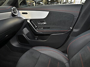 Mercedes-Benz CLA 250 SB 4M AMG Sport Premium 15 navigation