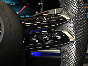 Mercedes-Benz E 300 d 4M T AMG Line 18 navigation