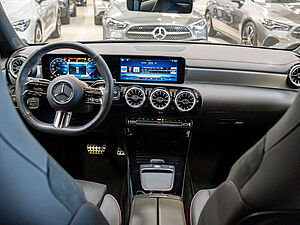 Mercedes-Benz CLA 200 Coupé AMG Sport Premium 8 navigation