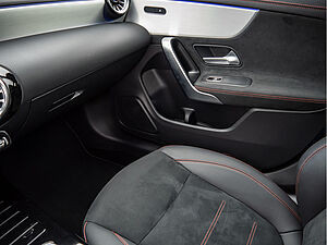 Mercedes-Benz CLA 220 d Coupé AMG Sport Advanced Plus 14 navigation