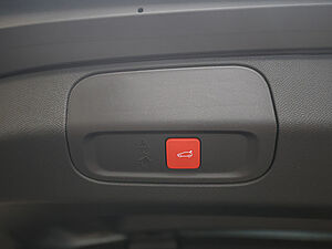 Peugeot 408 GT HYBRID 145 e-DSC6 33 navigation