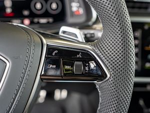 Audi RS6 Avant 4.0 TFSI quattro AHK PANO B+O HUD 16 navigation