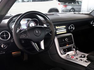 Mercedes-Benz SLS AMG Flügeltürer schwarz/schwarz Xenon Nav 29 navigation