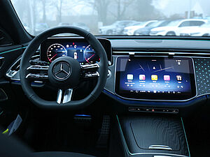 Mercedes-Benz E 220 d T AMG Sport 8 navigation