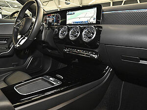 Mercedes-Benz A 250 e Progressive 9 navigation