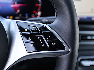 Mercedes-Benz V 300 d AVANTGARDE Extralang 17 navigation