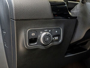 Mercedes-Benz GLA 250 e Style 19 navigation