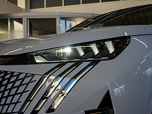 Peugeot 3008 GT HYBRID 136 e-DSC6 NEUES MODELL 30 navigation