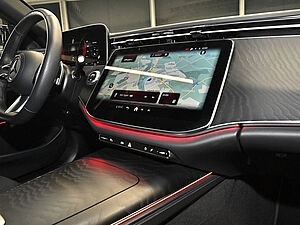 Mercedes-Benz E 220 d AMG Line 9 navigation
