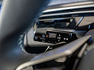 Peugeot 5008 GT HYBRID 136 e-DSC6 15 navigation